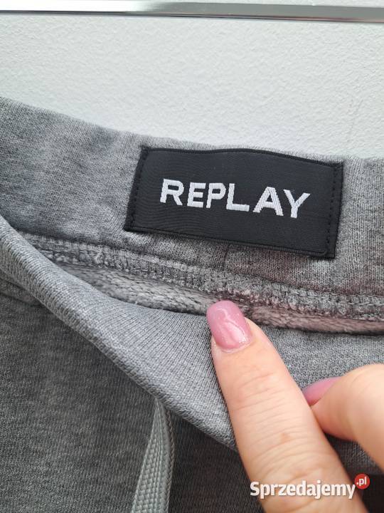 Szare spodnie dresowe Replay logo na nogawce sprzedam