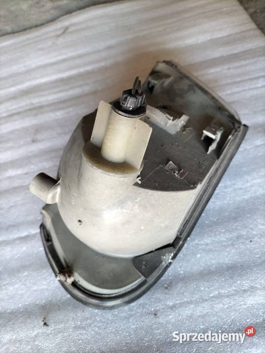 Opel Vectra B KIERUNKOWSKAZ PRAWY 90464684 lubelskie Kamień-Kolonia sprzedam