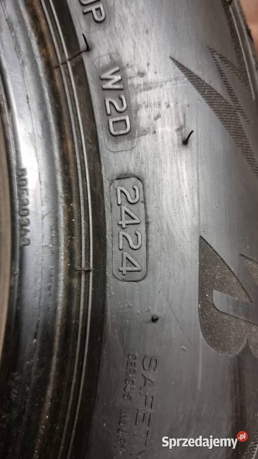 Bridgestone Blizzak Lm005 22555R17