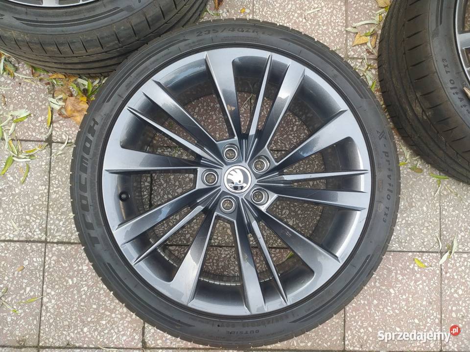 Oryginale felgi Skoda Acamar opony letnie 19 Samochodowe