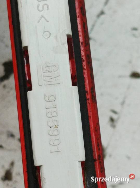 ŚWIATŁO STOP 9185991 Opel Vectra III 20022008 C środek