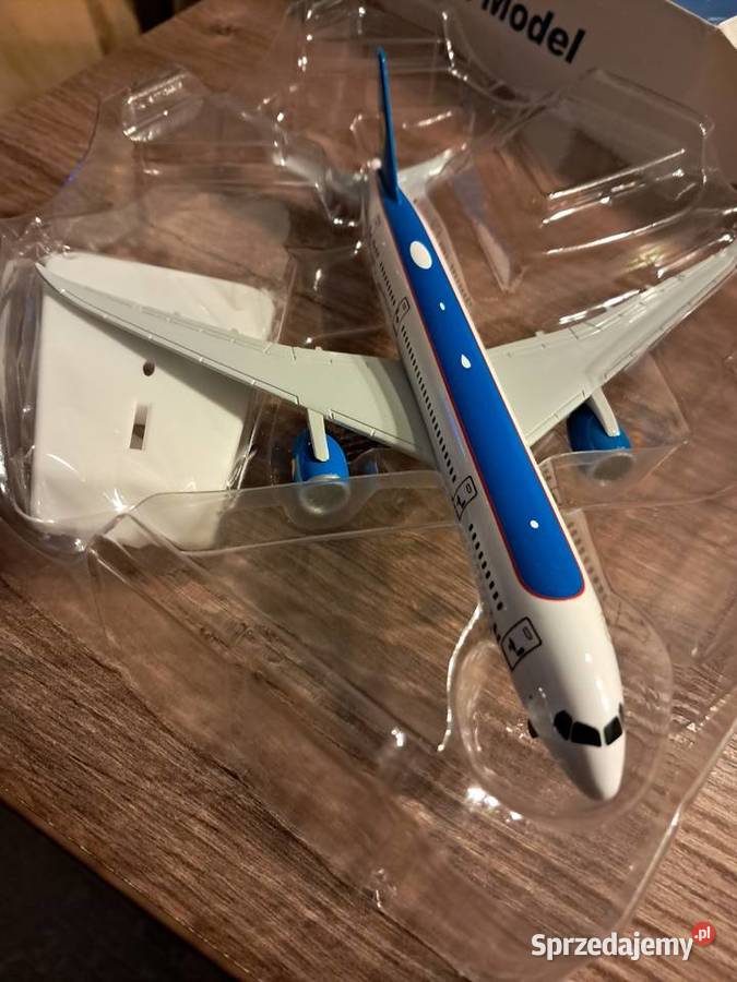 nowy model samolotu długość 20 uszkodzone Sandomierz