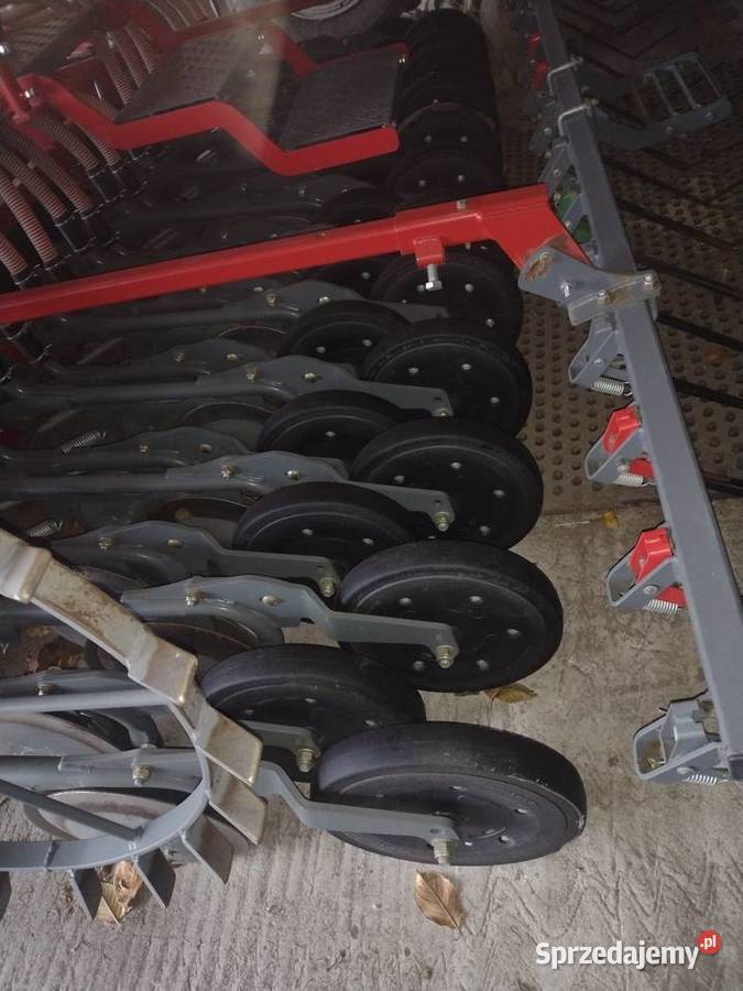 Zestaw uprawowo siewny UNIA Fenix 7003T