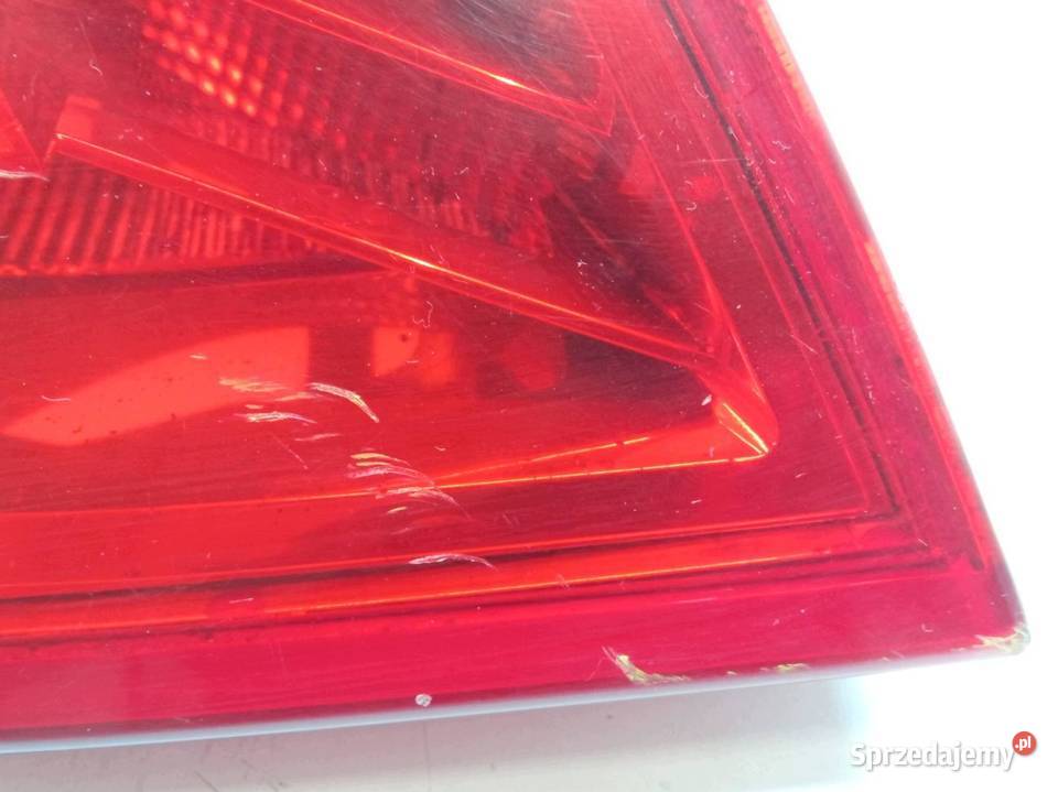 LAMPA TYŁ W KLAPĘ LEWA SEDAN Audi A4 IV 20082015 osobowe