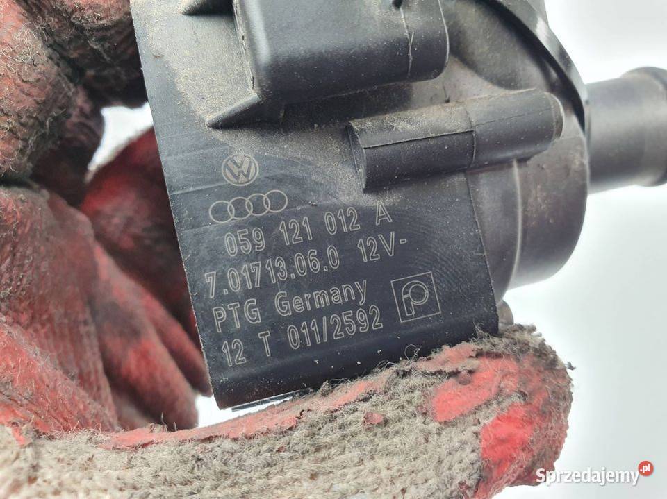 POMPA WODY AUDI A8 D4 059121012A osobowe Pozostałe Lipno