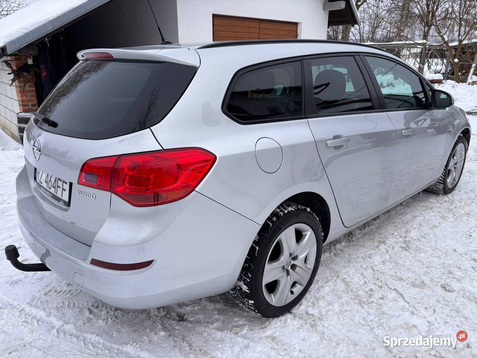 Opel Astra 14 Turbo 140 2010