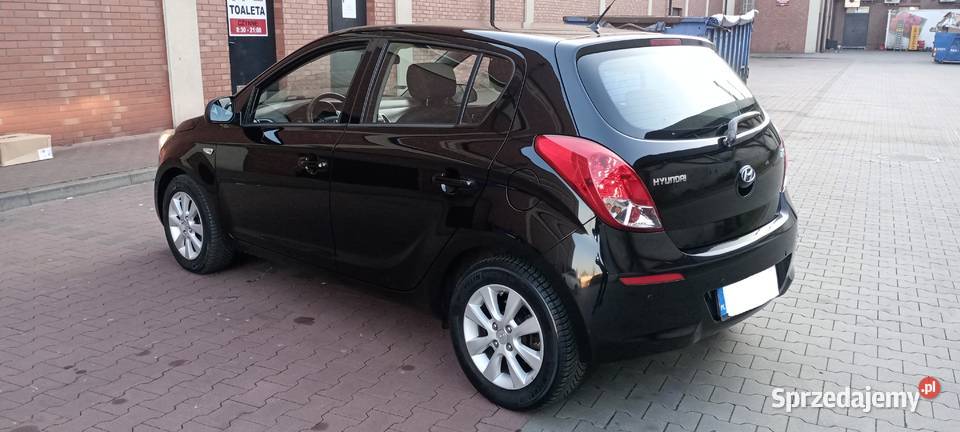Hyundai i20 12 16v benzyna 2013 Ładny czarny Radomsko
