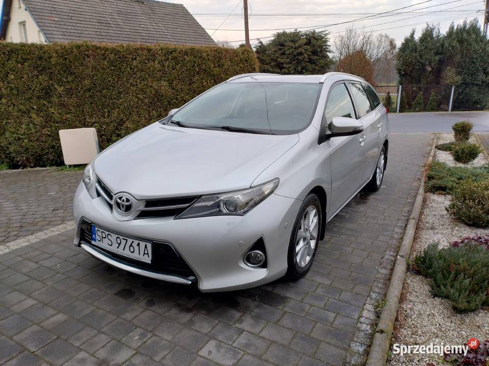 Toyota Auris kombi 14 D4D 90 2013 r krajowa manualna Pszczyna sprzedam