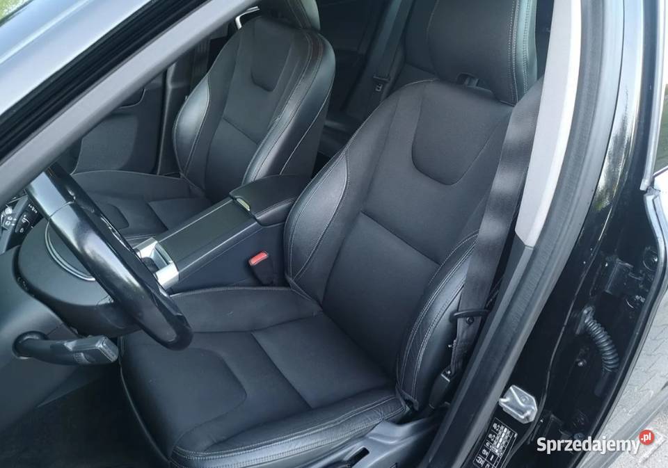 Volvo XC60 20 d Lift stan idealny Zamiana Mosina