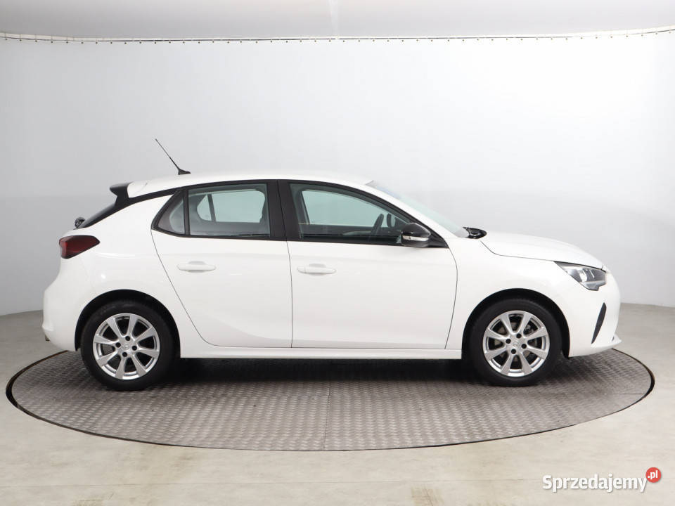 Opel Corsa 12 światła przeciwmgielne