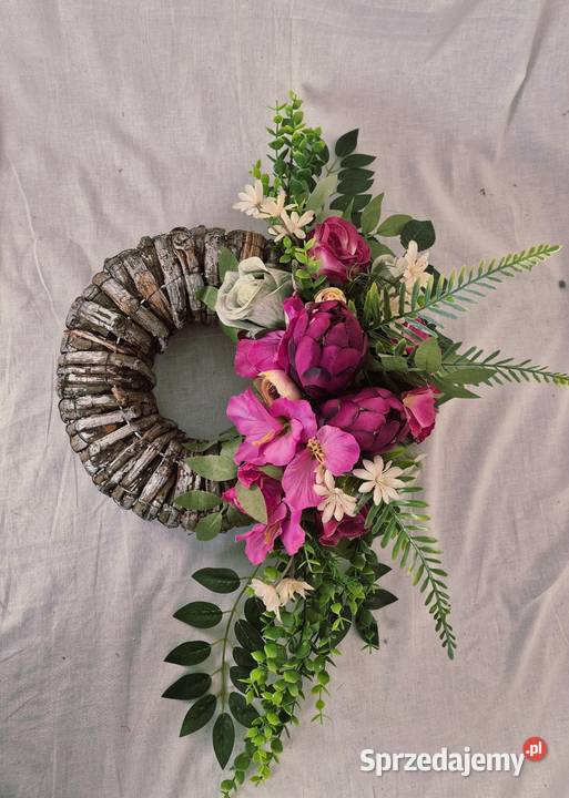 Dekoracja nagrobna w formie wianka Pleszew