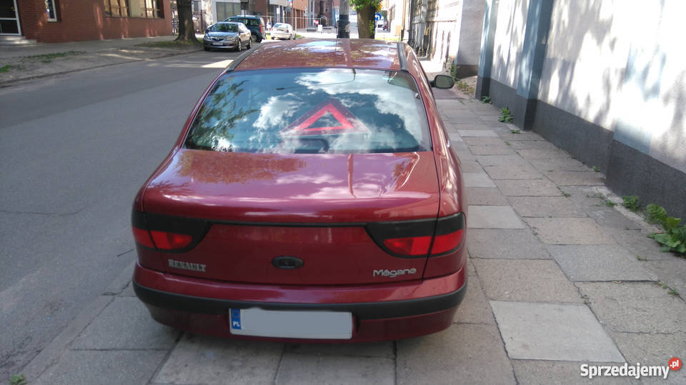 Renault Megane I Classic Uszkodzona Rok produkcji 1996 Megane sprzedam