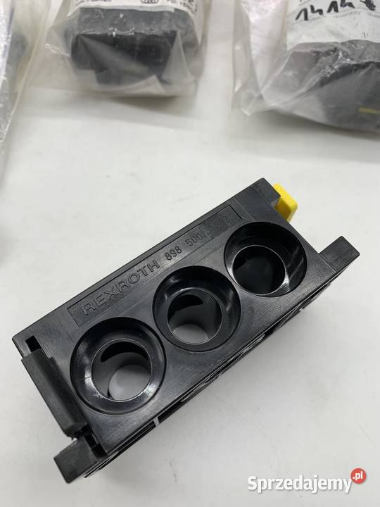 Rexroth 989 599 392 2 Blok wyspy zaworowej