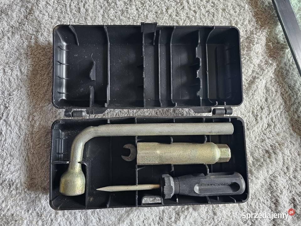 Oryginalny zestaw narzędzi do Fiat 126p Czechowice-Dziedzice