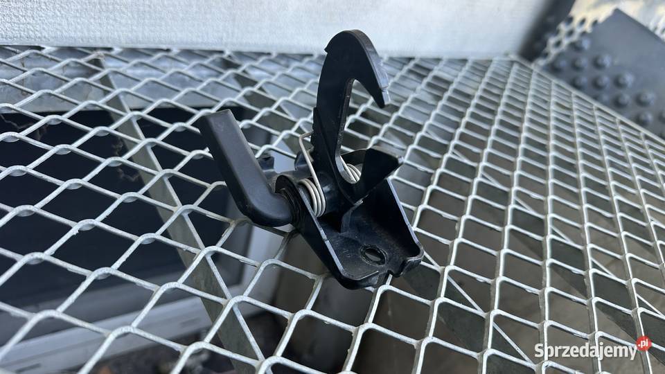 Audi A3 8V Rygiel Zamek Maski 8V0823480 małopolskie Radziszów