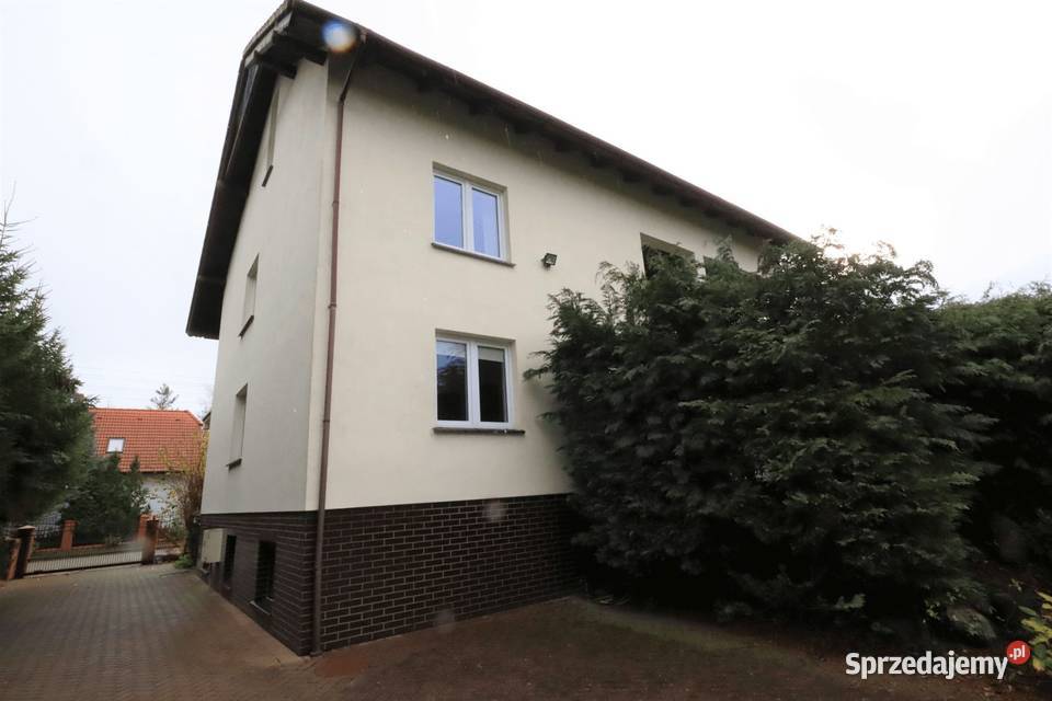 Na sprzedaż duży jednorodzinny dom 328 m kw 10