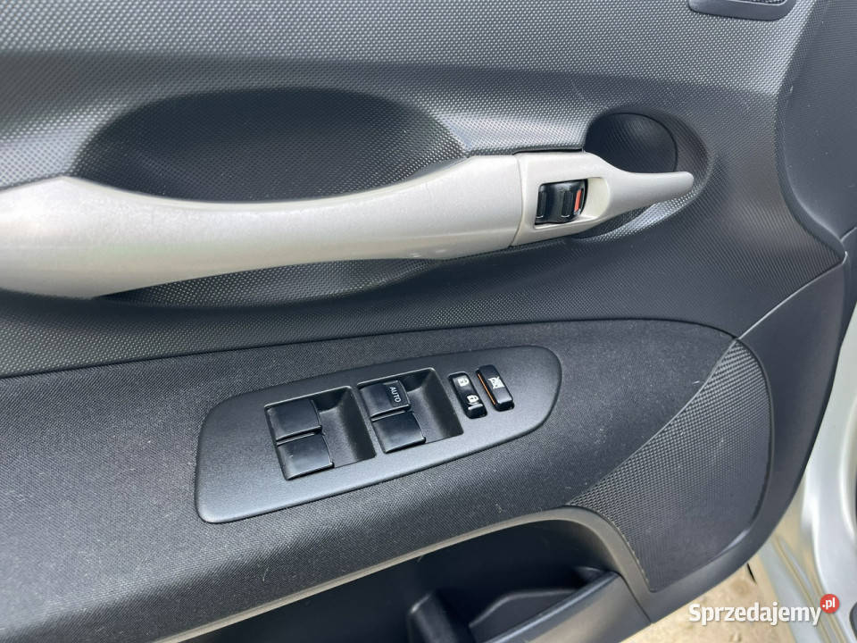 Toyota Auris 14 Klima Webasto El szyby Lusterka elektryczne lusterka Auris śląskie