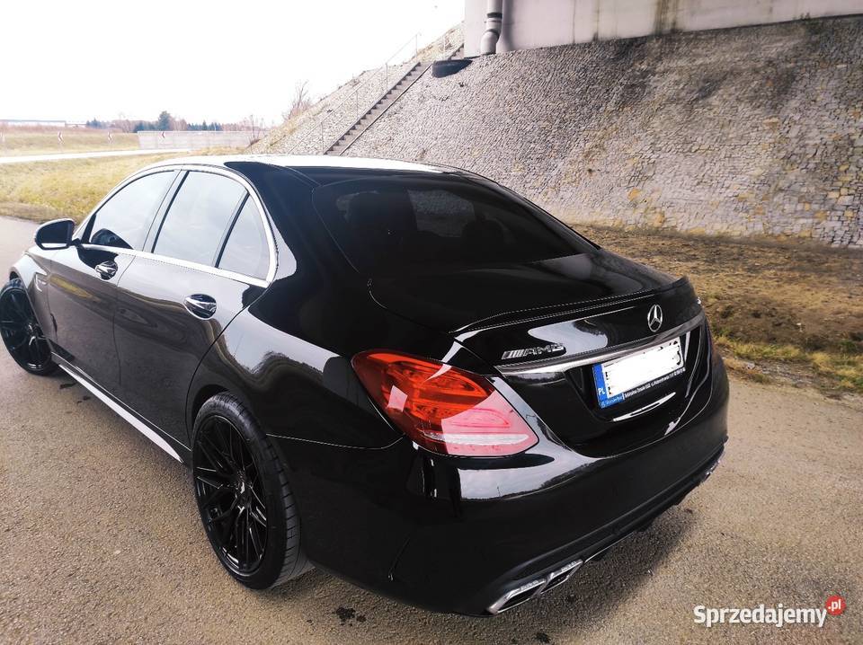 MercedesBenz c63 AMG W205 potężne V8 476 NISKI Dębica