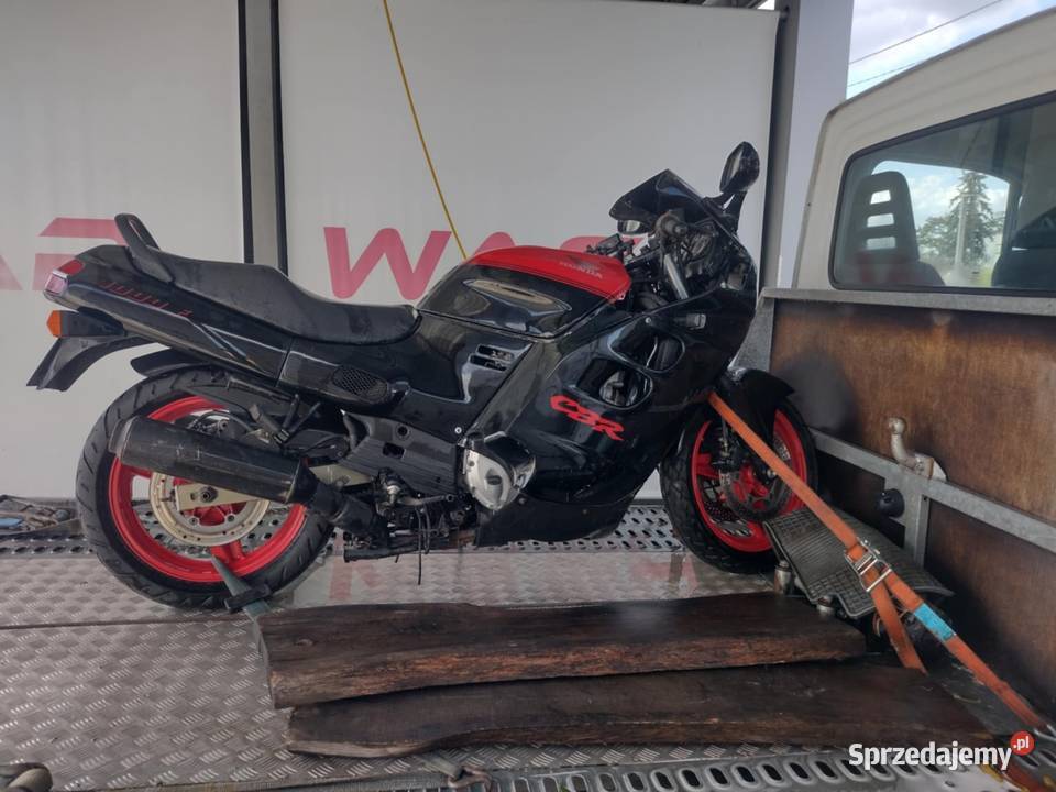 Honda CBR 1000f sc21 89r postoju