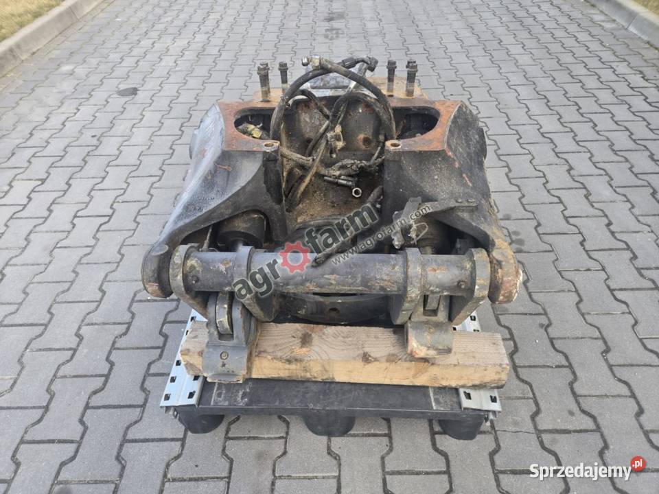 TUZ przedni podnośnik Massey Ferguson 8690 Byków