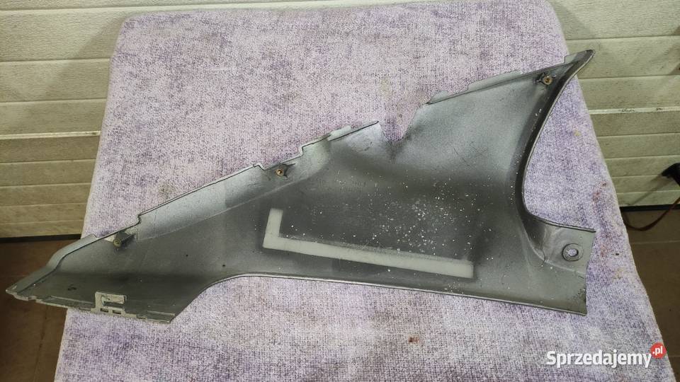 Pług owiewka dolna prawa Honda CBR 1000 F Plastiki Księżyno