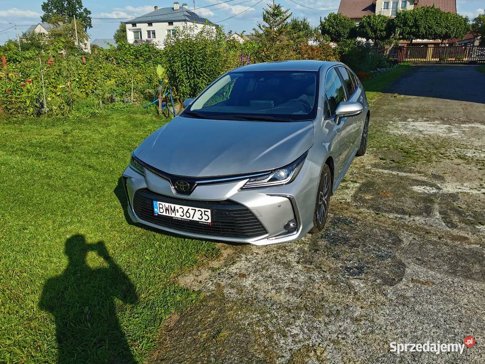Toyota Corolla Prawie nowa Full LED radar Roszki Leśne sprzedam