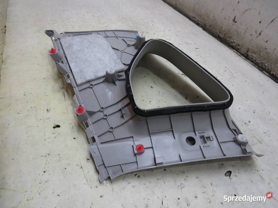 OSŁONA SŁUPKA PRAWY TYŁ TOYOTA RAV 4 IV