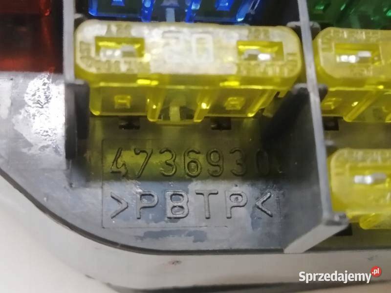 SKRZYNKA BEZPIECZNIKÓW 4736930 Saab 95 osobowe sprzedam