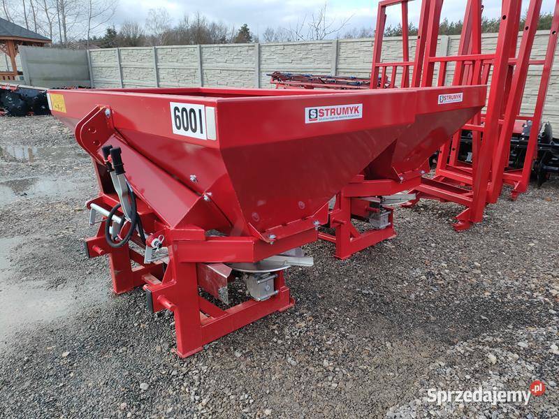 Rozsiewacz nawozu hydraulika STRUMYK TYTAN 16 Kartuzy