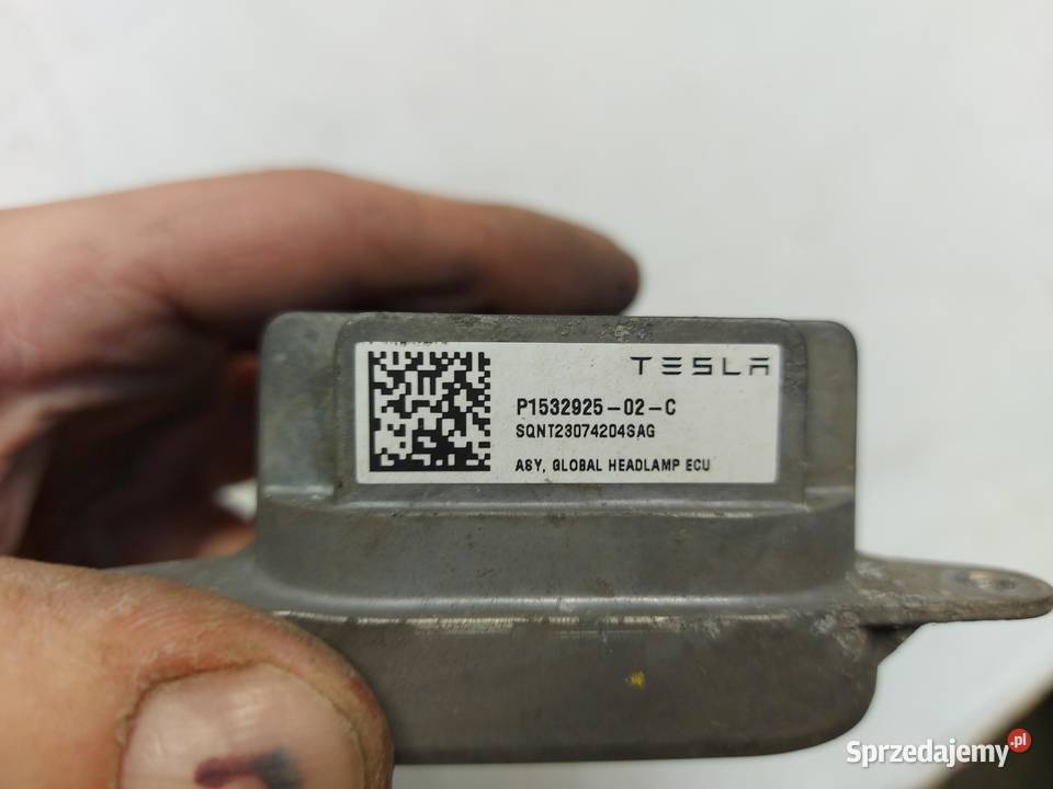 TESLA MODEL Y 2023r Przetwornica moduł LED przód