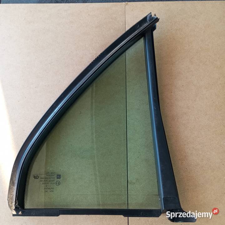 9701r Cadillac Catera szyba boczna tylna lewa Rok produkcji 2001 Złotoryja