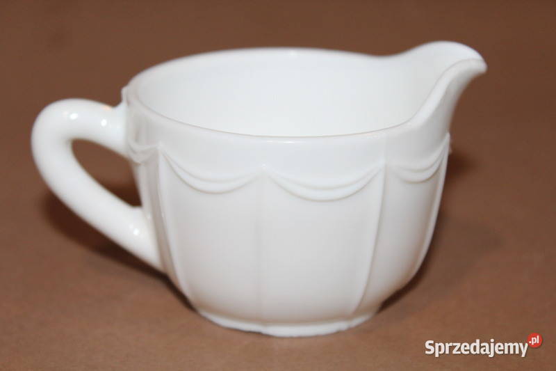 Biały szklany mlecznik 1437 Porcelana i szkło Szczecin