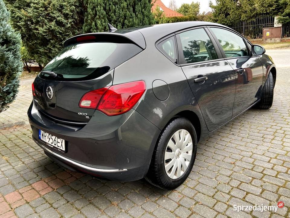 Opel Astra J Lift Bezwypadkowa mały przebieg Astra Radom sprzedam