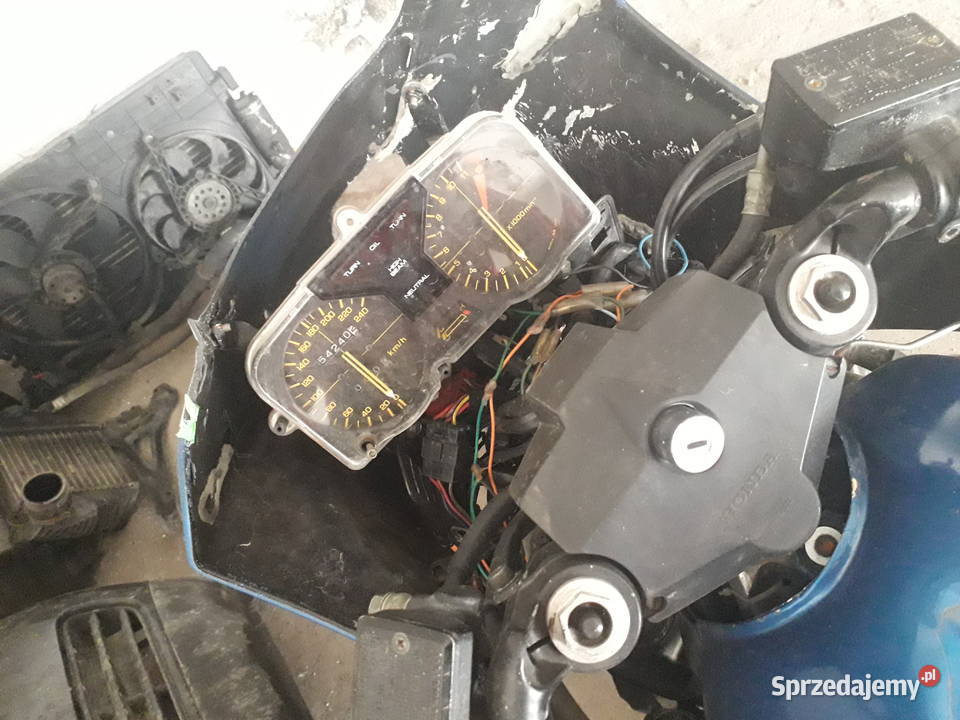 Honda VF 750 500 Silnik wszystkie części PC12 dolnośląskie Wiązów sprzedam