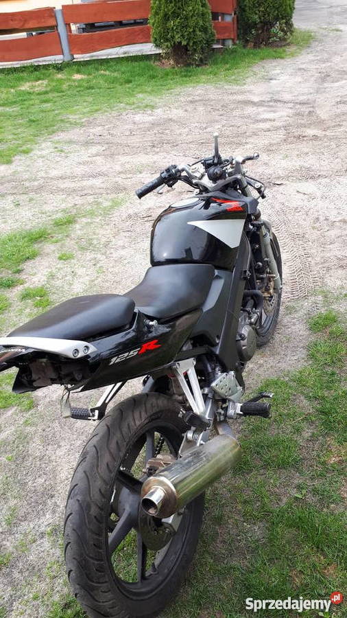 Sprzedam uszkodzoną hondę cbr 125r wielkopolskie Lisiec Wielki sprzedam