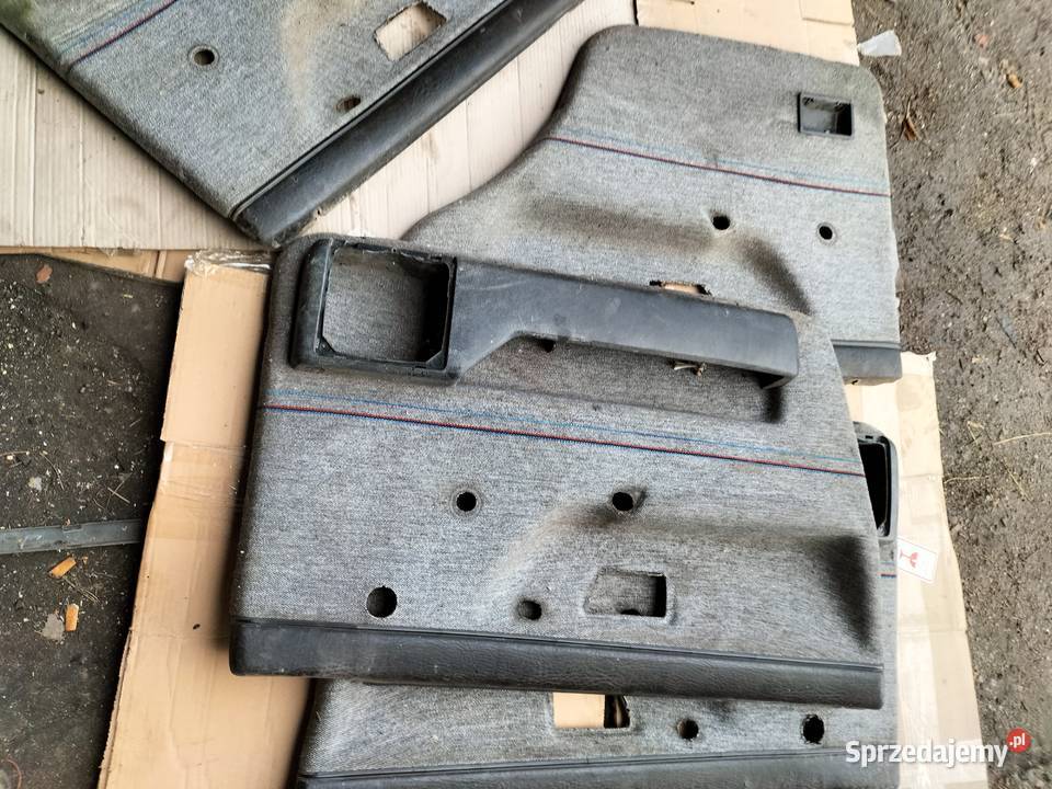 BOCZKI DRZWI GOLF 2 JETTA 2 Wyposażenie wnętrza sprzedam