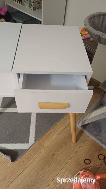 Biała toaletka dziewczynki Ożarów sprzedam