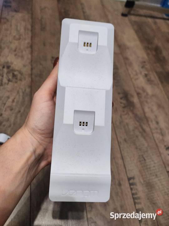 Stacja ładowania kontrolerów 5 Venom stan Pozostałe Istebna sprzedam