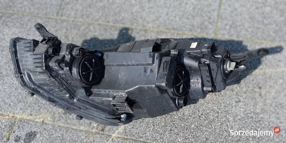 Hyundai IX20 2009 2010 2011 lampa przód prawa Byków