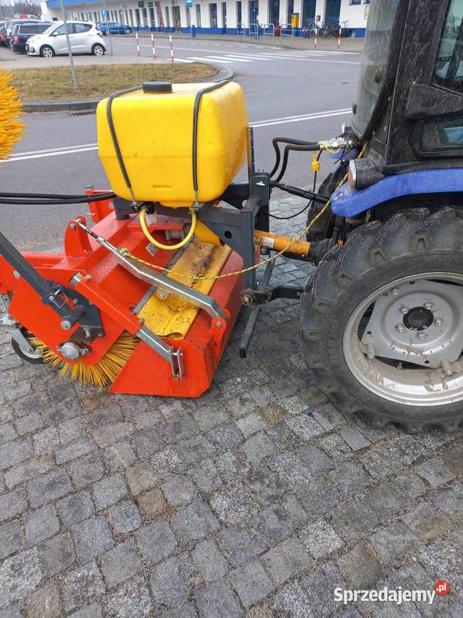 Zamiatanie zamiatarką komunalną RYKI