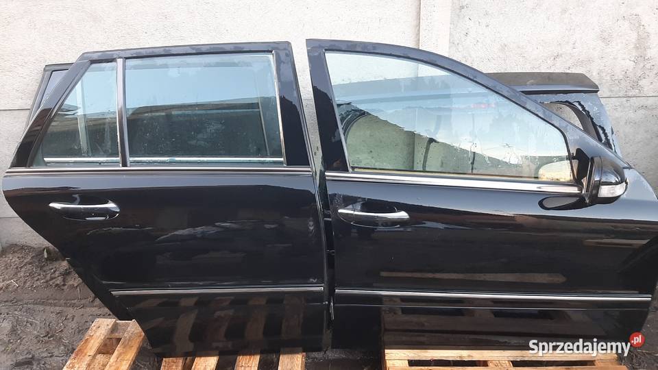 drzwi prawe kompletne mercedes C w203 sedan osobowe dolnośląskie Dębno sprzedam