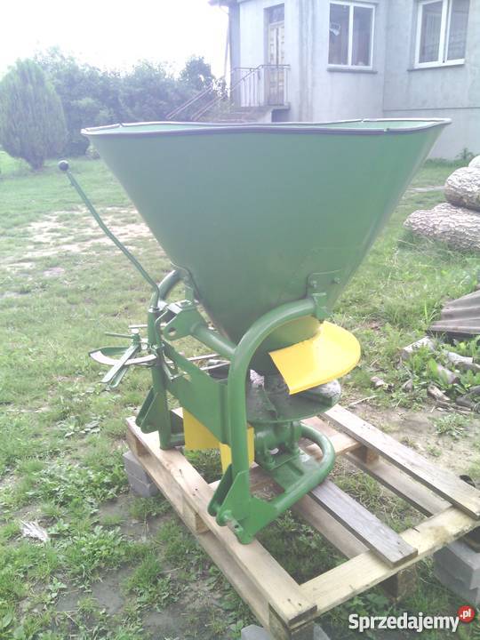 Rozsiewacz Nawozu Agromet Brzeg N012 stan lejek Mełgiew