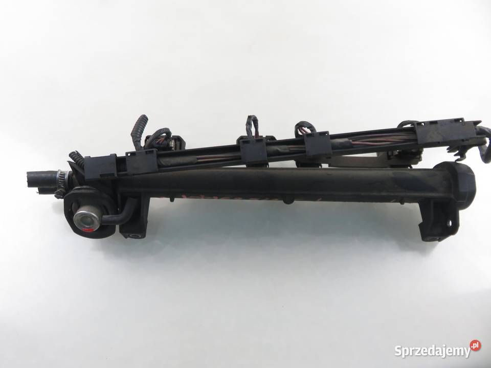 LISTWA WTRYSKOWA SEAT LEON I 16 06A133317A