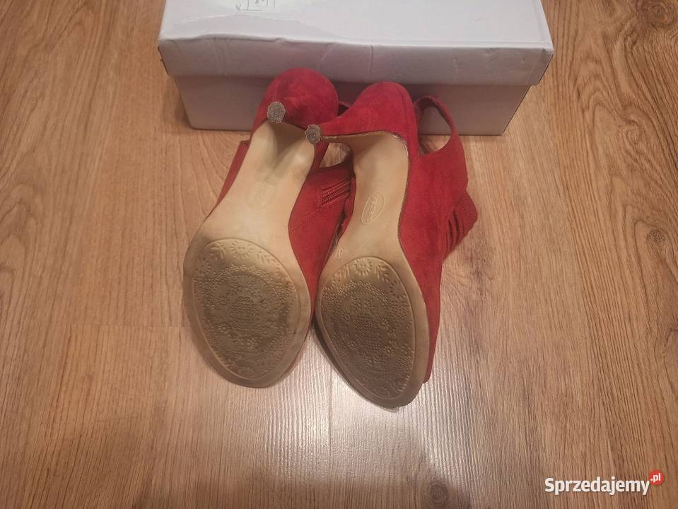 Czerwone zamszowe buty Graceland Deichmann inna