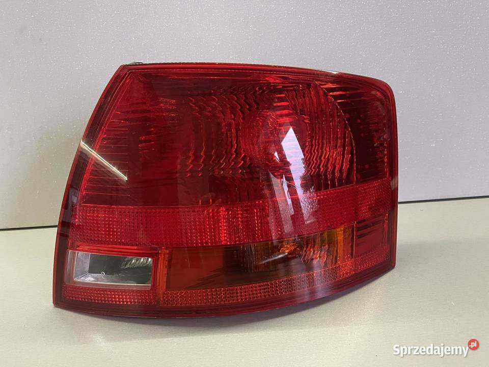 AUDI A4 KOMBI PRAWA LAMPA TYŁ 8E9945096E sprzedam