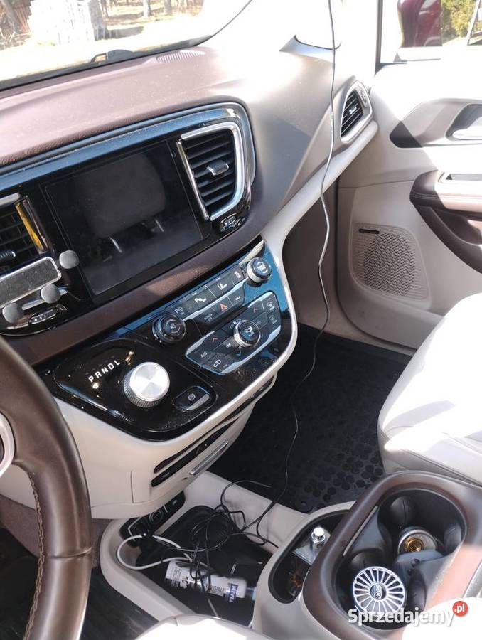 Minivan 8 osób Pacifica lubelskie Józefów