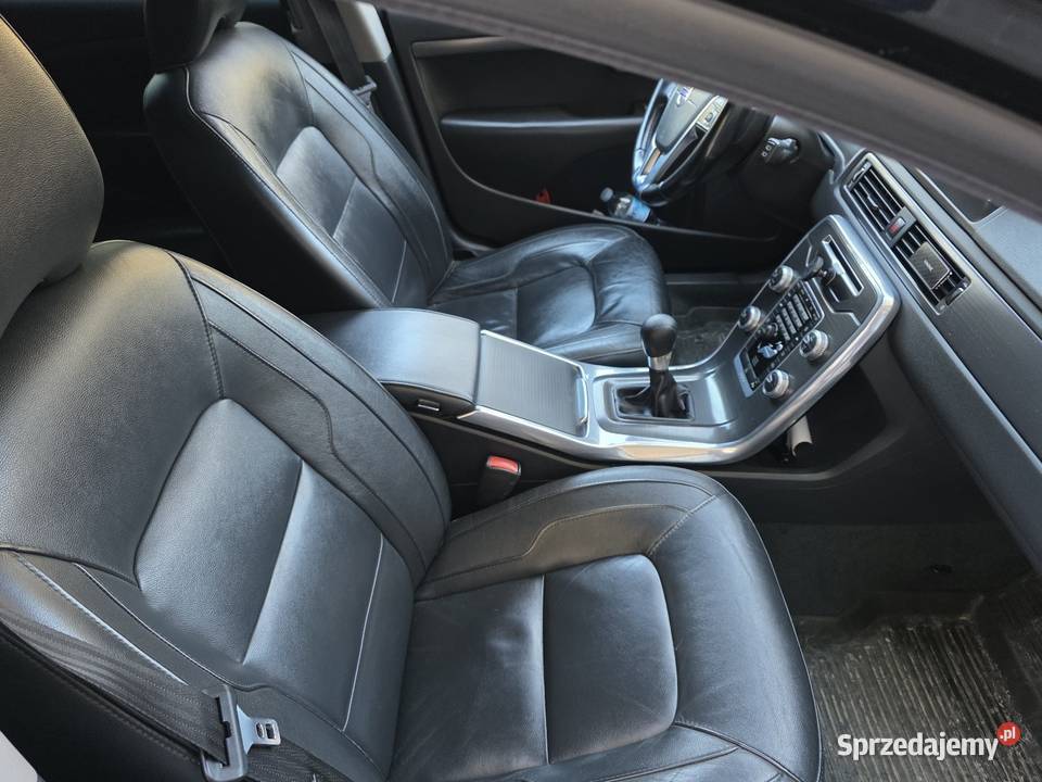 Volvo V70 2014r D3 5 cylindrów 136 19843 czarny V70 Warszawa