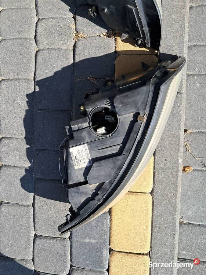 LampaLampy lewa prawa przednia przod Volvo V50 osobowe Lampy przednie Chełm sprzedam
