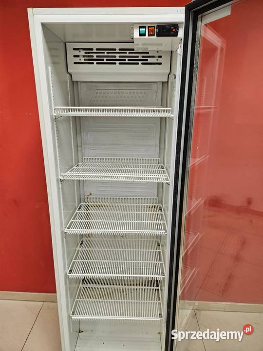 Szafa chłodnicza witryna gastronomiczna na