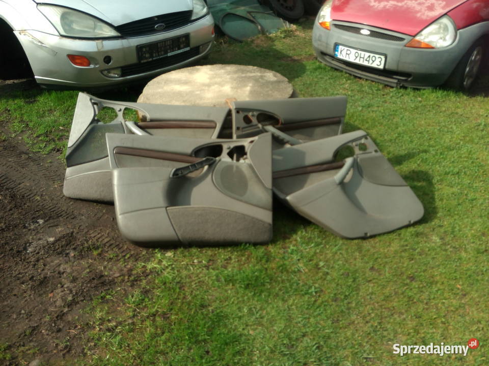FORD FOCUS MK1 Tapicerka Drzwi 4 Ciemna Drewno